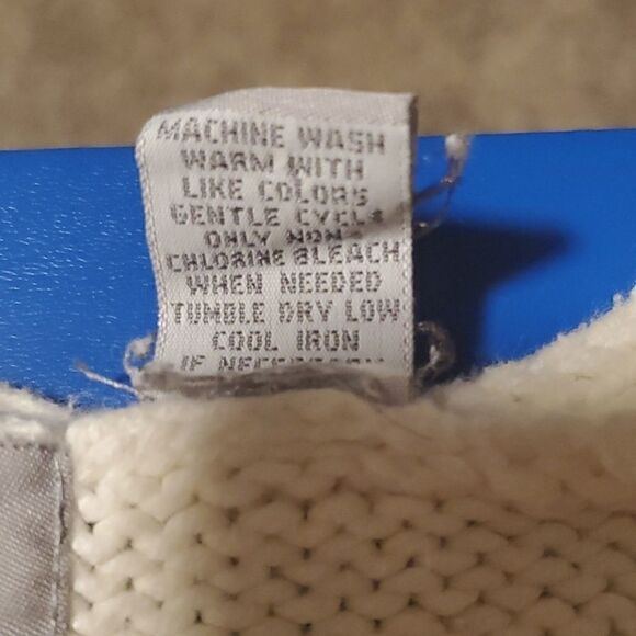 Vintage Old Navy Sleeveless V Neck Sweater - Picture 4 of 8